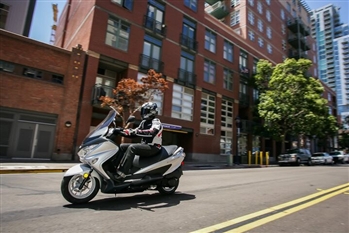 سوزوکی بورگمن ۲۰۰ - 10